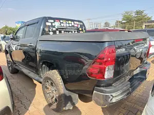 Toyota Hilux 2018 Black
