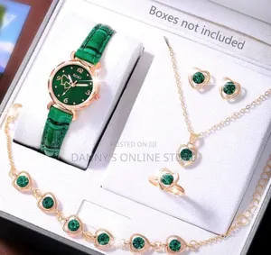 Photo - Lady Watch Fashionable Casual Quartz Watch With Peach Shaped