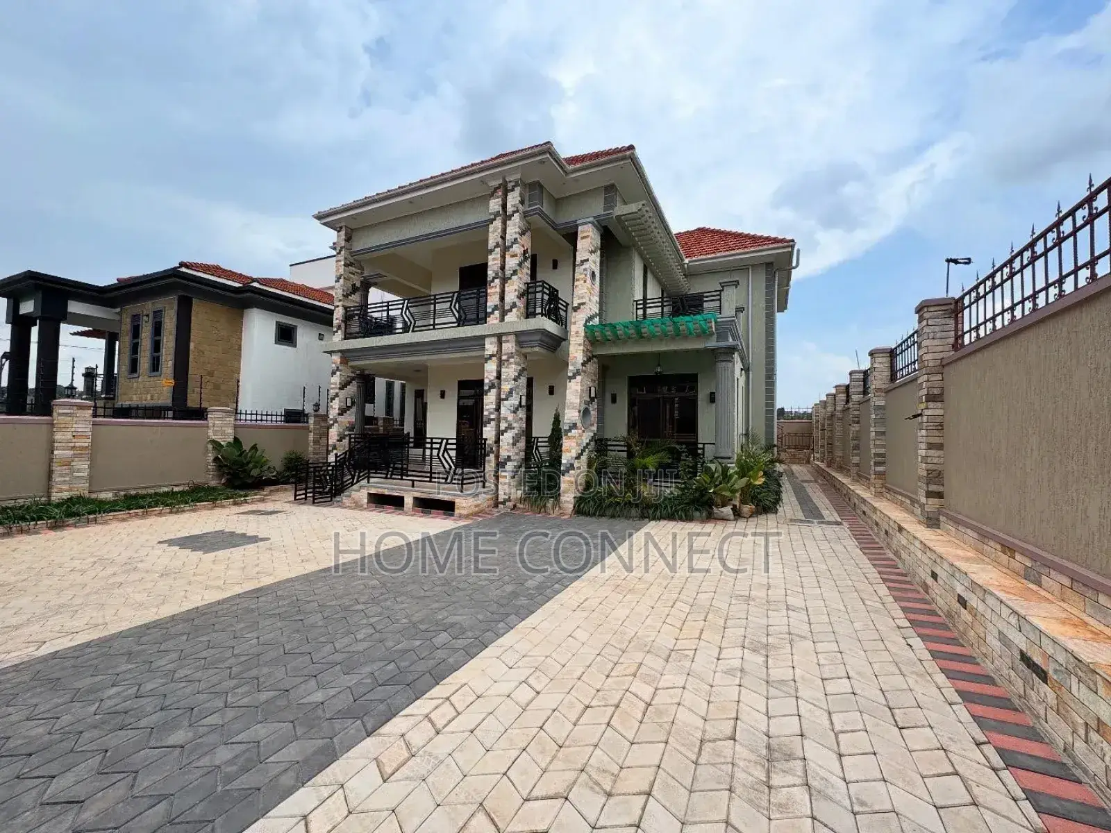 4bdrm Duplex in Bunga, Central Division for rent