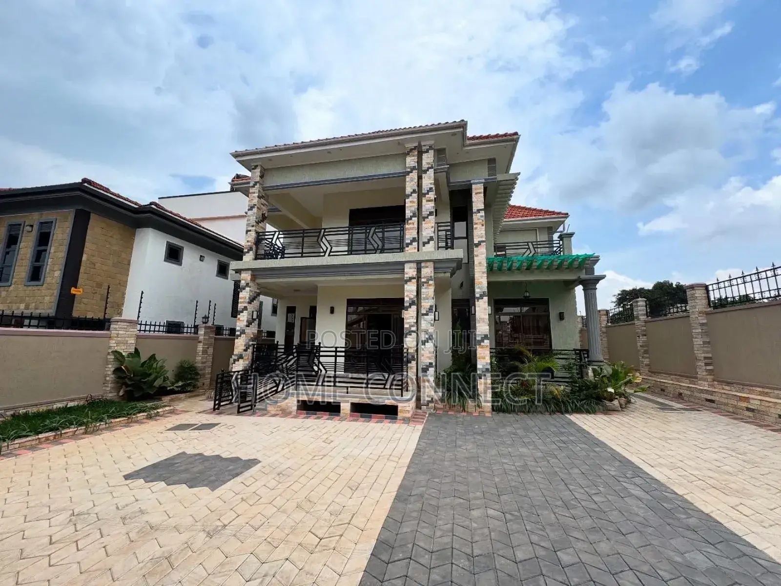 4bdrm Duplex in Bunga, Central Division for rent
