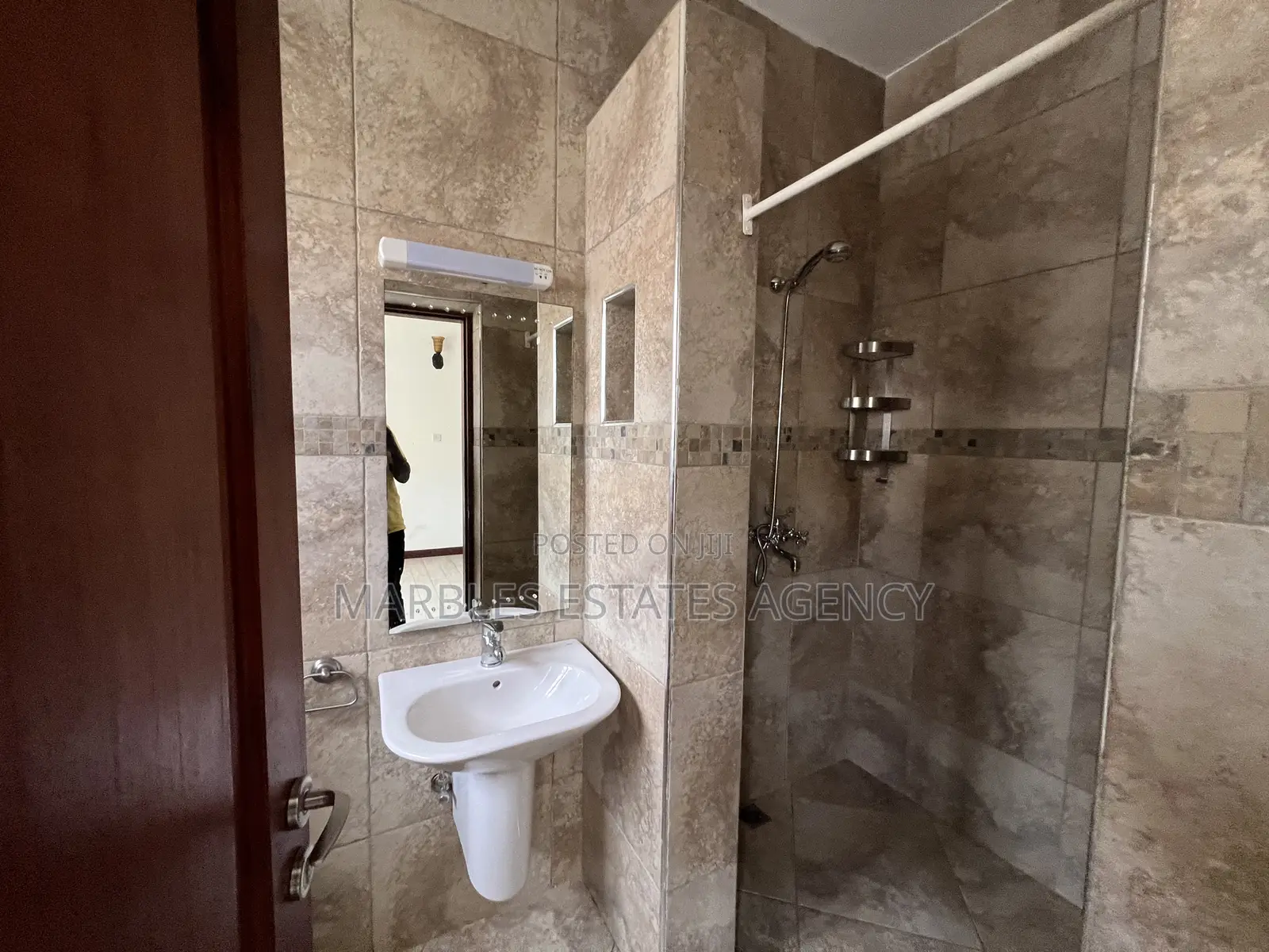4bdrm House in Kololo, Central Division for rent