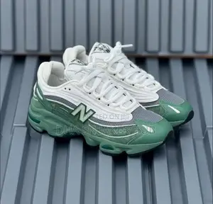 New Balance 1000 of Green and Cream