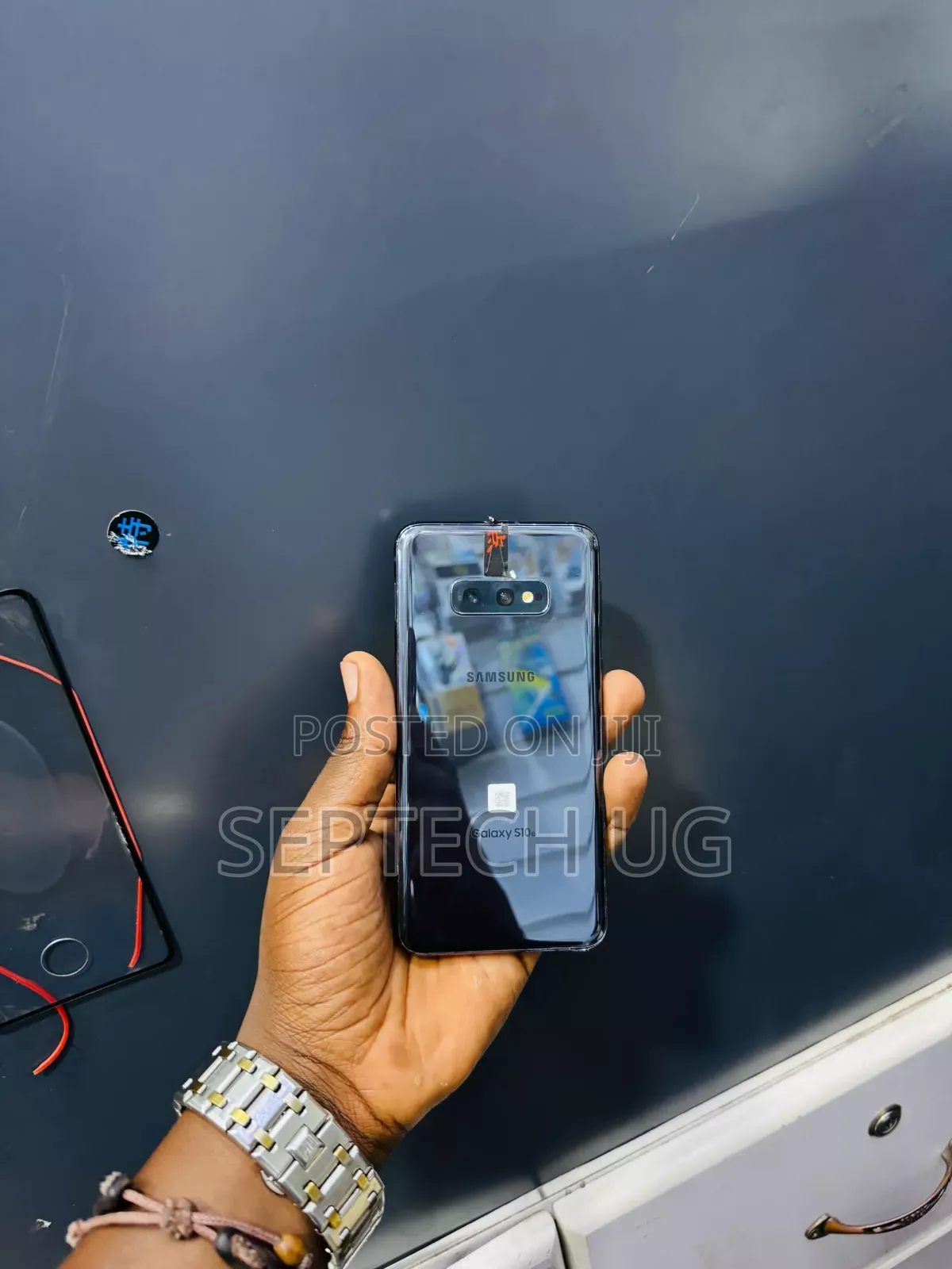 New Samsung Galaxy S10e 128 GB Black