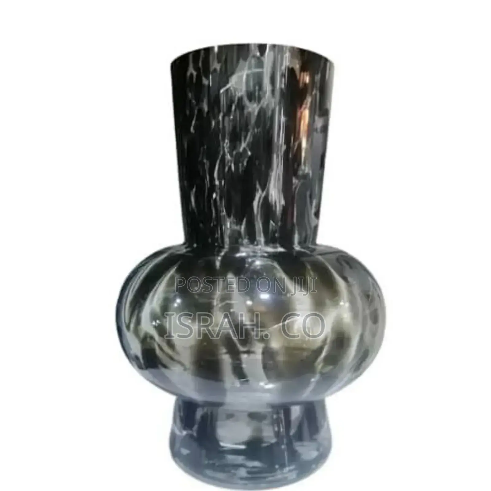 Unique, Elegant and Creative Design of the Glass Vase