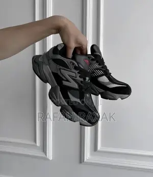 Men’S Grey/Black Suede New Balance 9060 Chunky Sneaker