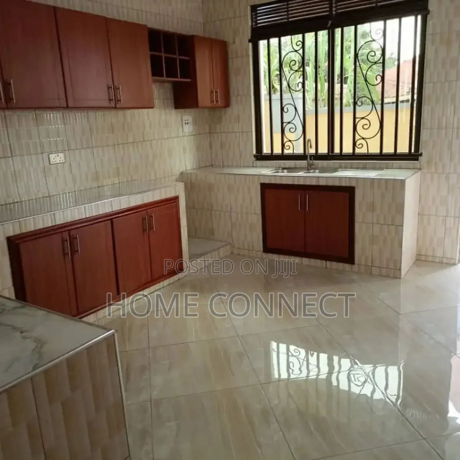 4bdrm Bungalow in Bwebajja Akright, Central Division for rent