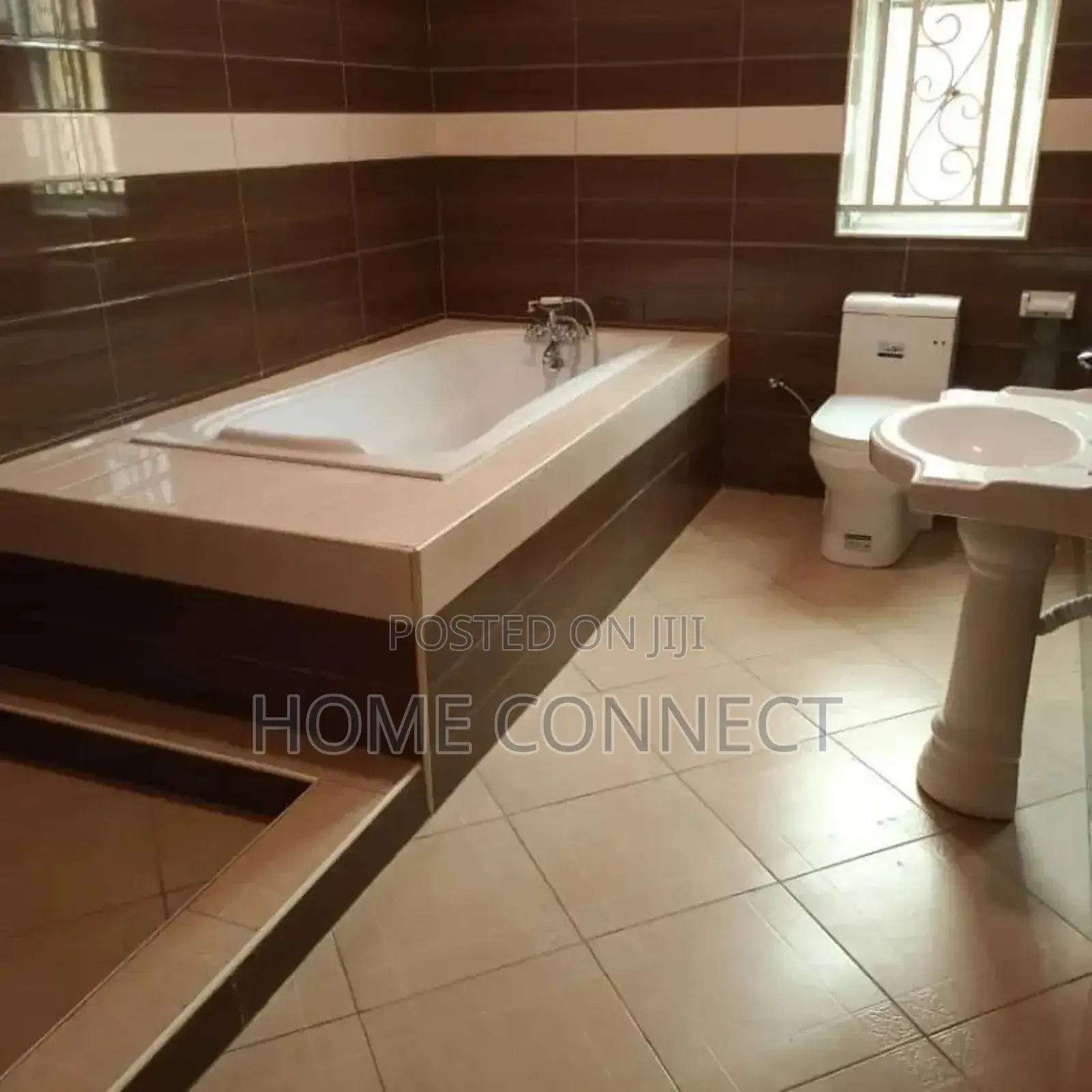 4bdrm Bungalow in Bwebajja Akright, Central Division for rent
