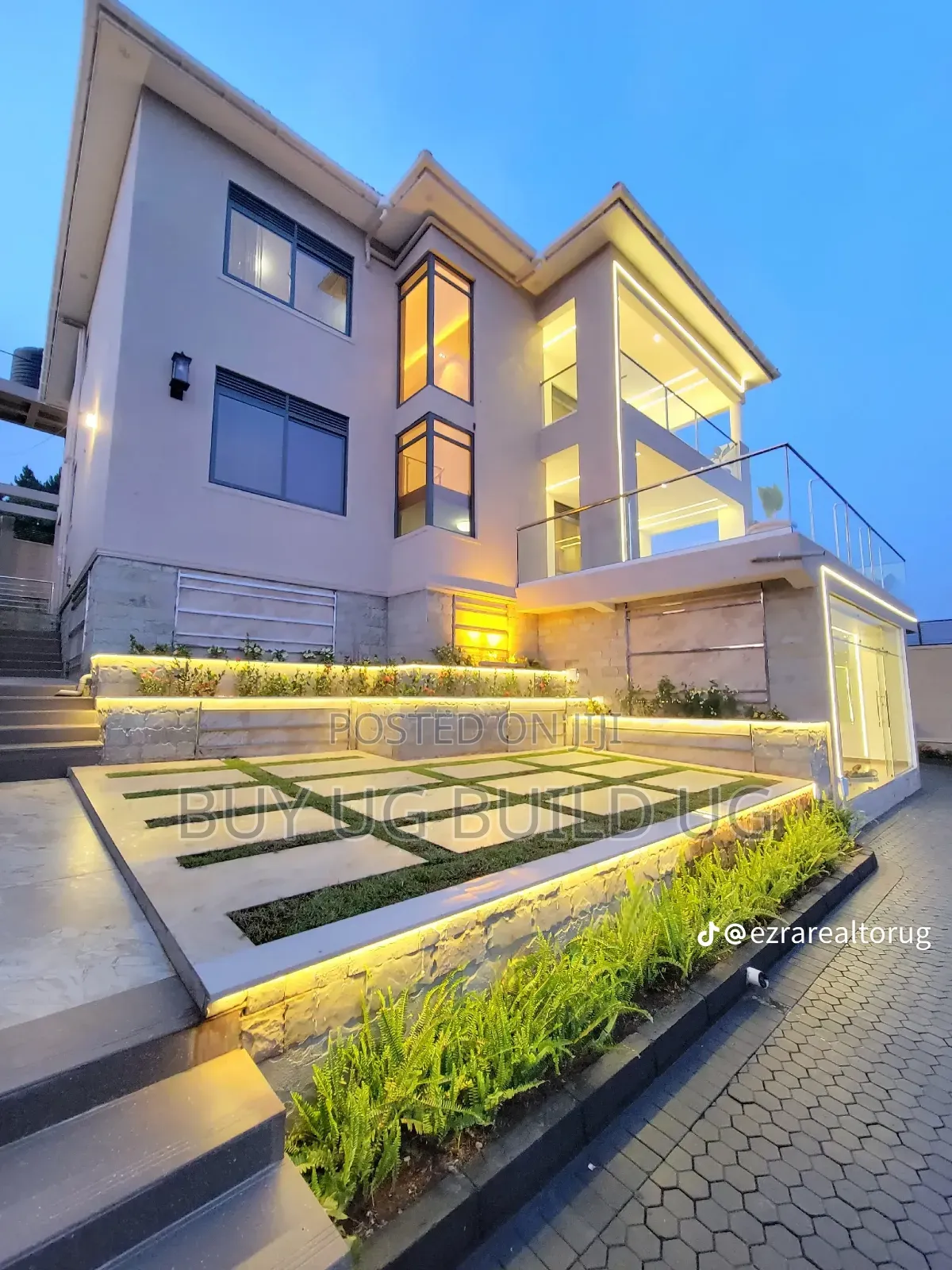 5bdrm Mansion in Namulanda Entebbe, Division B for sale
