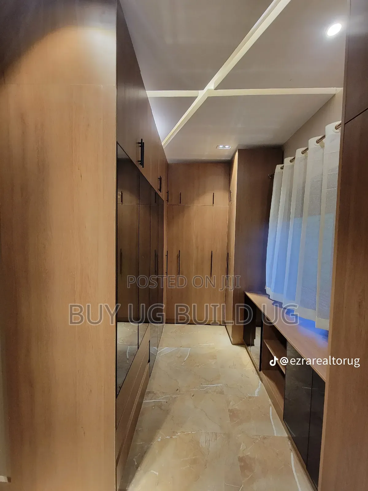 5bdrm Mansion in Namulanda Entebbe, Division B for sale