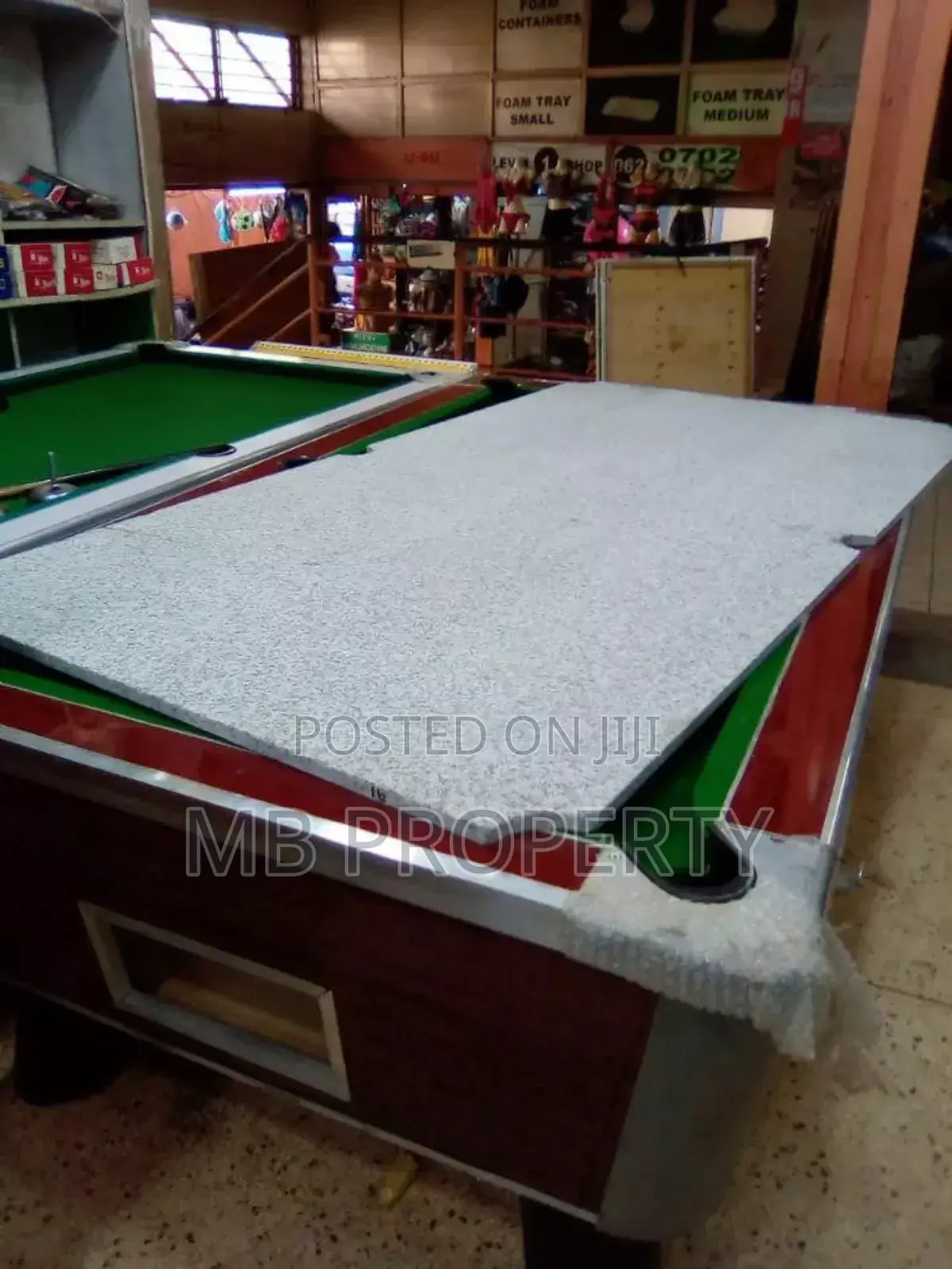 Kiwa Pool Table