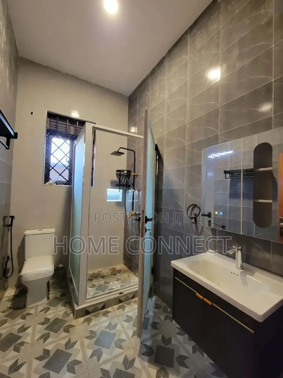 4bdrm Apartment in Bwebajja Akright, Central Division for rent