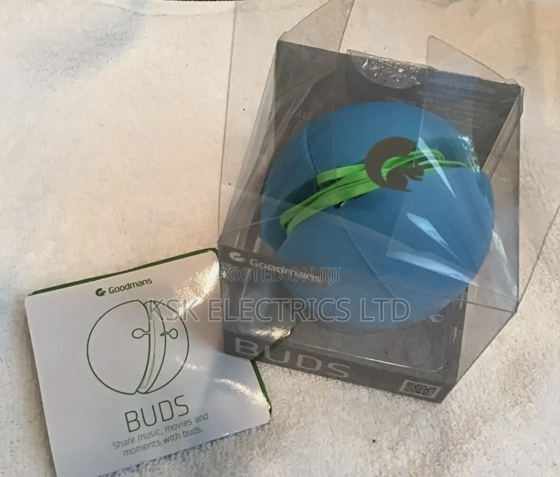 Earphone Splitter Multi Audio Sharing Device and Earphones.