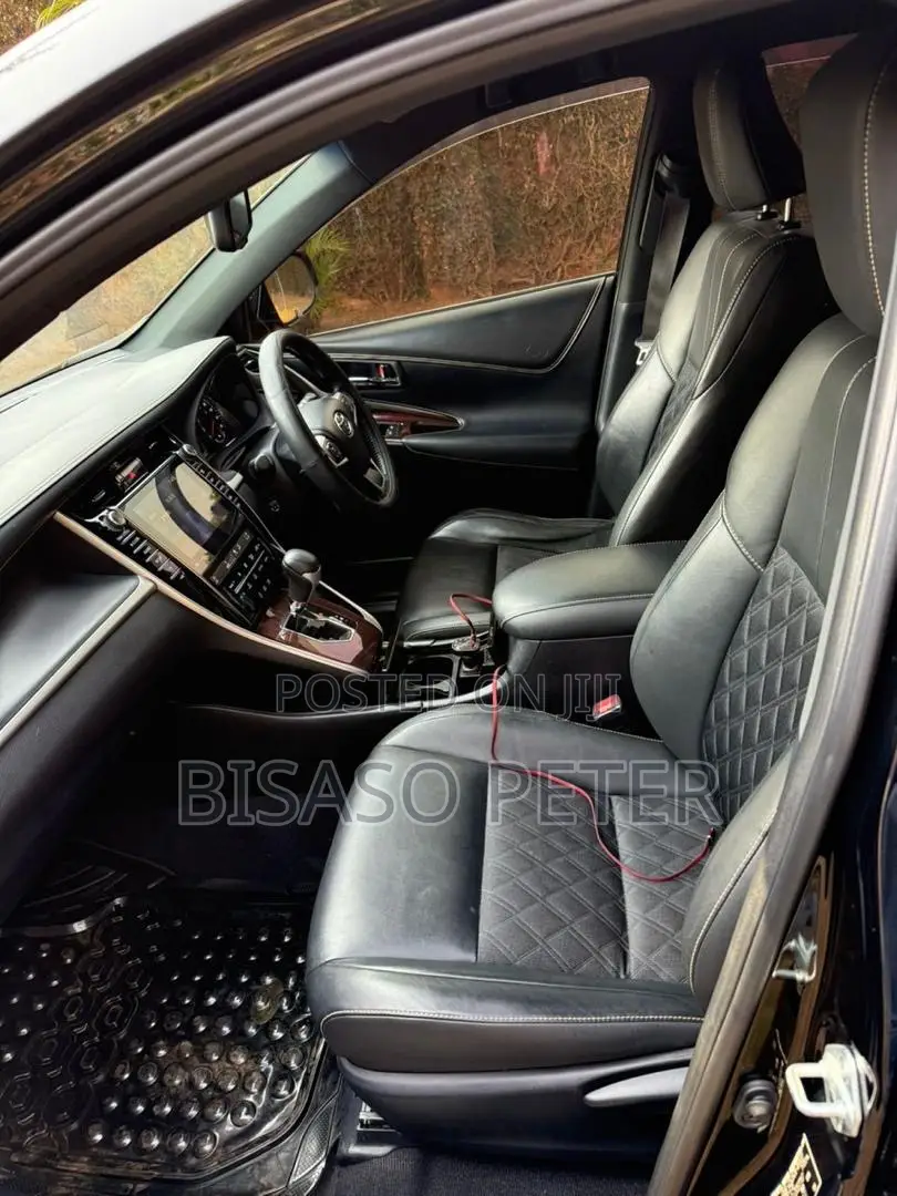 Toyota Harrier 2.0 2014 Black
