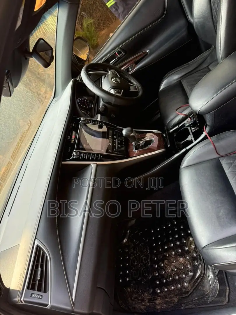 Toyota Harrier 2.0 2014 Black