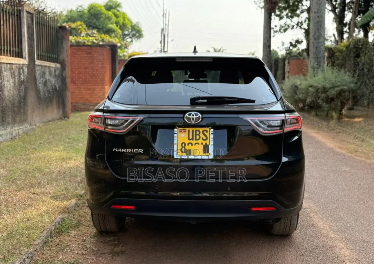 Toyota Harrier 2.0 2014 Black