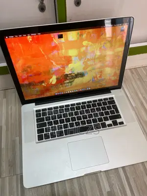 Laptop Apple MacBook Pro 4GB Intel Core I7 HDD 256GB