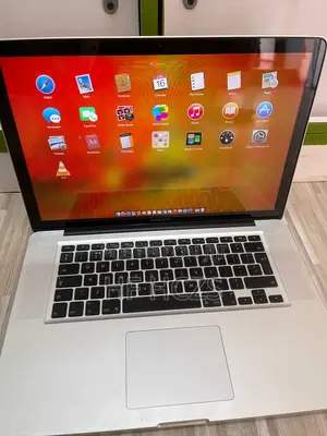Laptop Apple MacBook Pro 4GB Intel Core I7 HDD 256GB