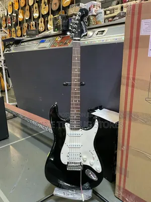 Photo - Fender Solo Guitar Electric Guitar 6 Strings - 24 Flets