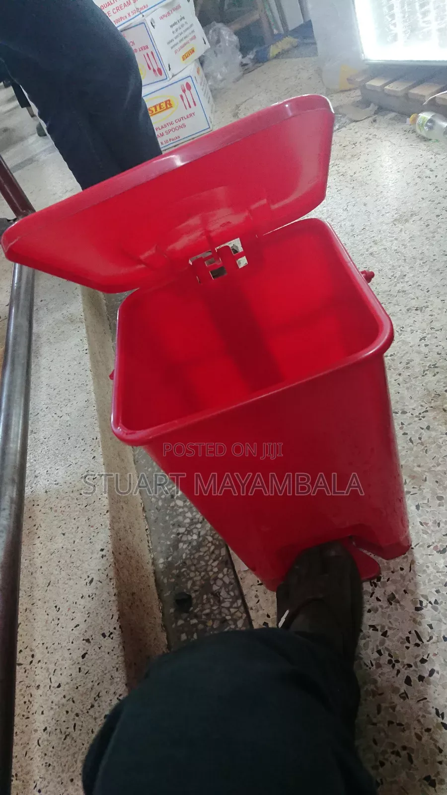 Steep on Dustbin