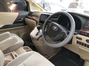 Toyota Vellfire 2016
