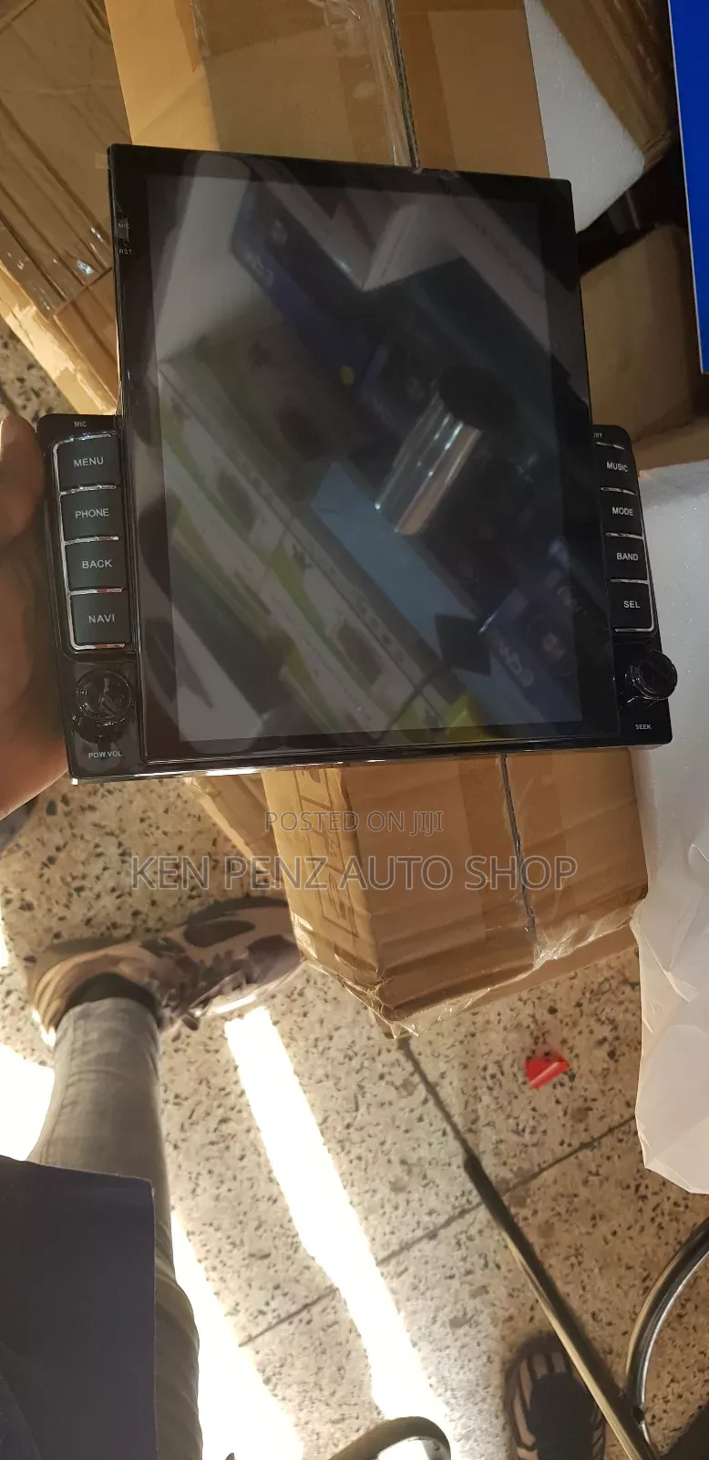 Android Car Radio With a Long and Wide Display