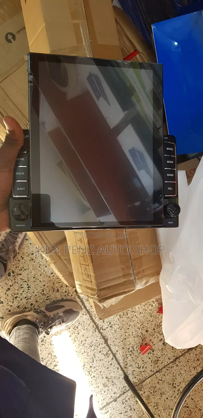 Android Car Radio With a Long and Wide Display