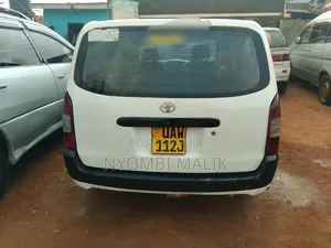 Photo - Toyota Probox 2003 White