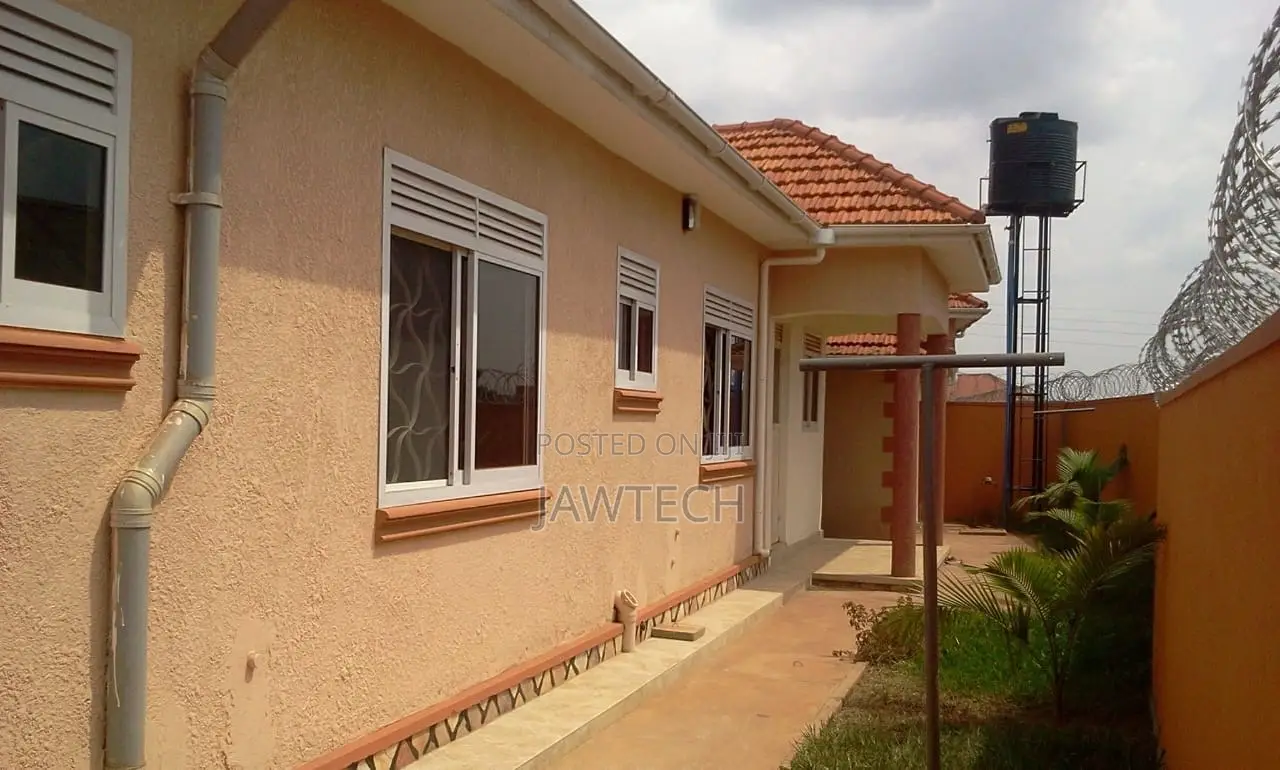 Furnished 3bdrm House in Kira for sale