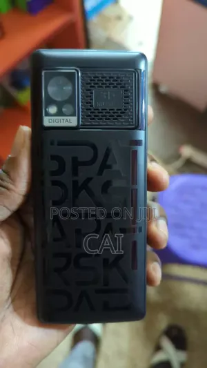 New Mobile Phone 8 GB Black