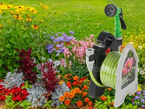 Garden Watering Hose Pipe on Stand With Coiled Spray Gun 10m