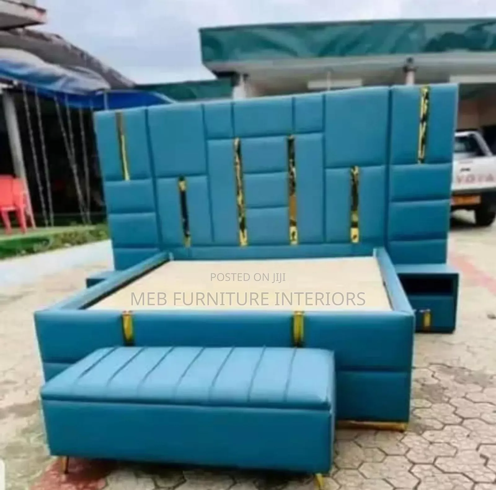 Well Designed 5*6 Queen Size Bed Available