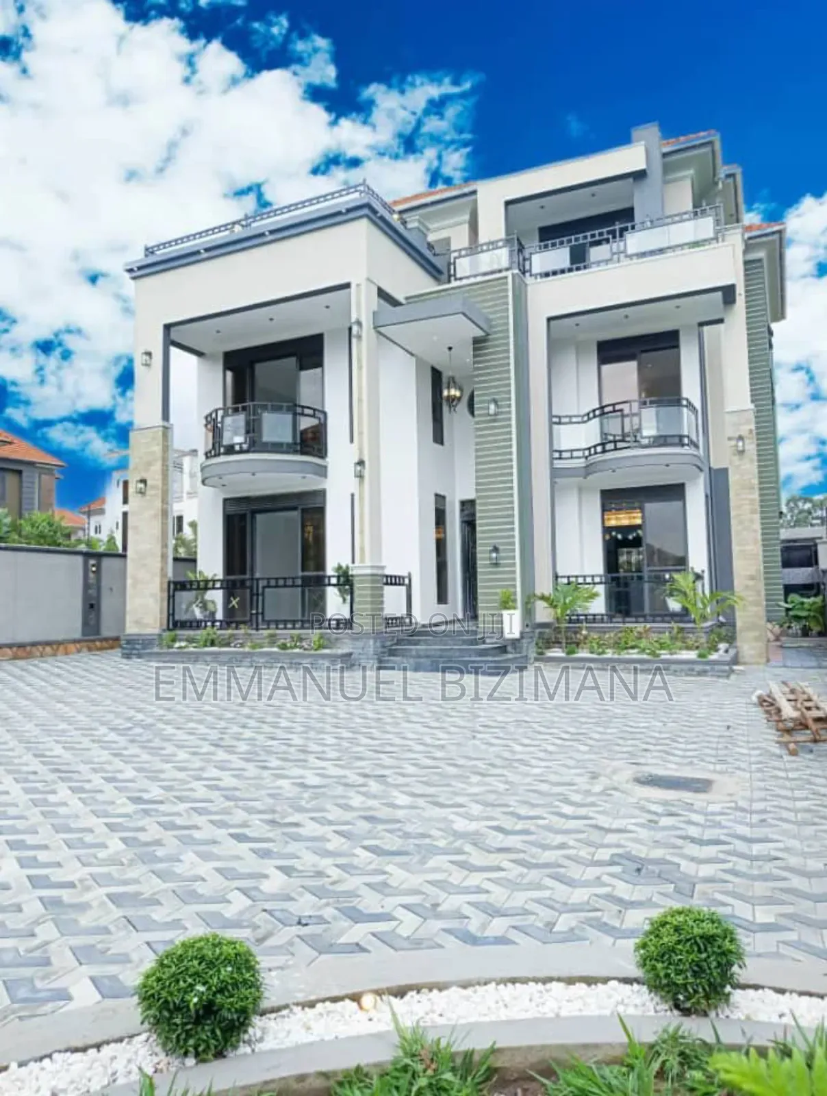 7bdrm Block of Flats in Wemac Properties, Kawempe for sale