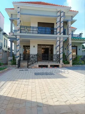 5bdrm Duplex in Fs Properties Ltd, Division A for sale