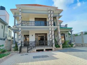 5bdrm Duplex in Fs Properties Ltd, Division A for sale