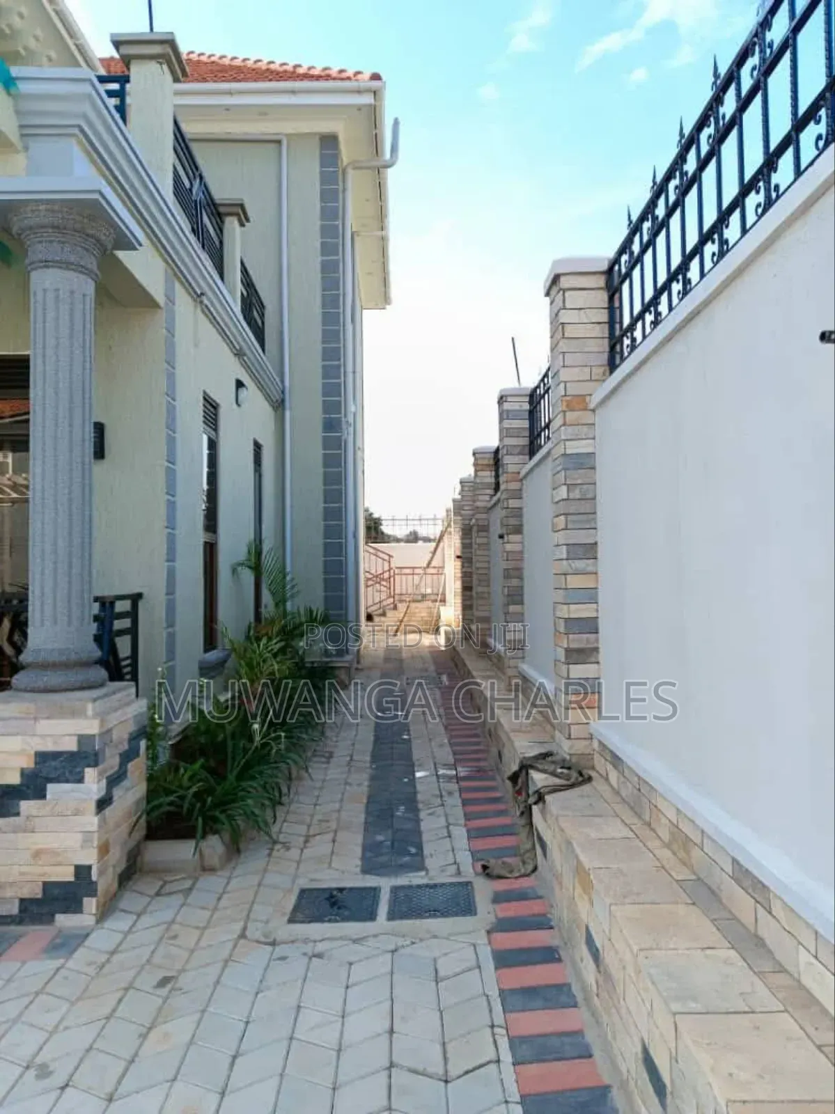5bdrm Duplex in Fs Properties Ltd, Division A for sale