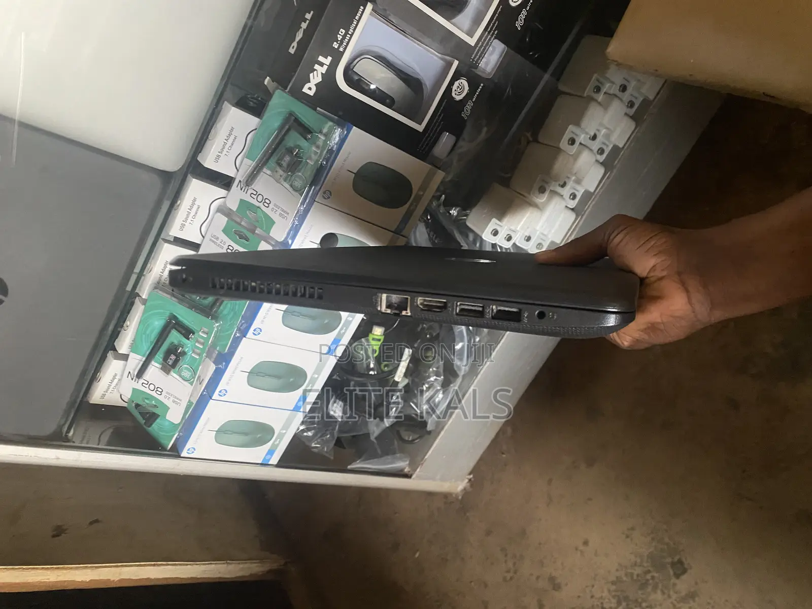 Laptop HP 15-Ra003nia 4GB Intel Core I3 HDD 500GB