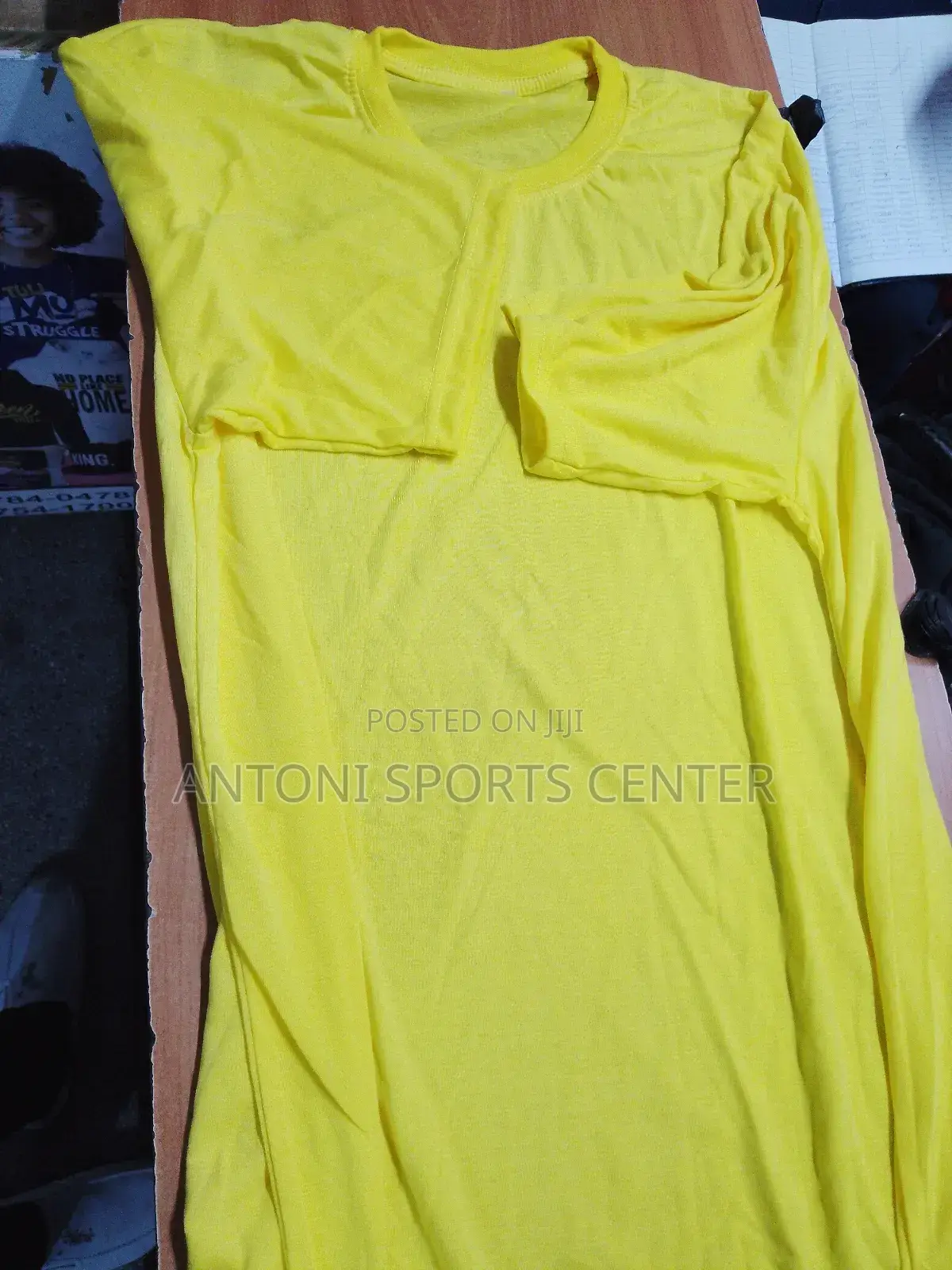 Staff Shirt Plain