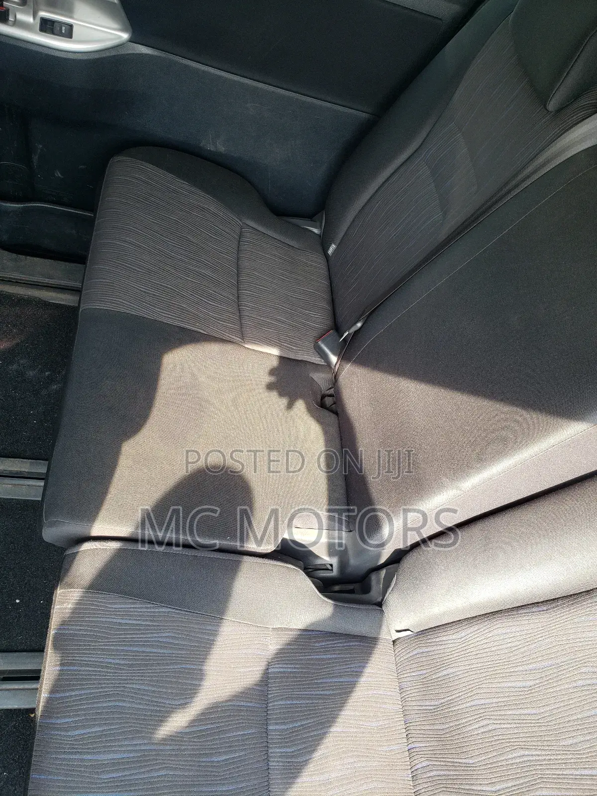 Toyota Noah 2.0 143hp AWD (8 Seater) 2010 Black