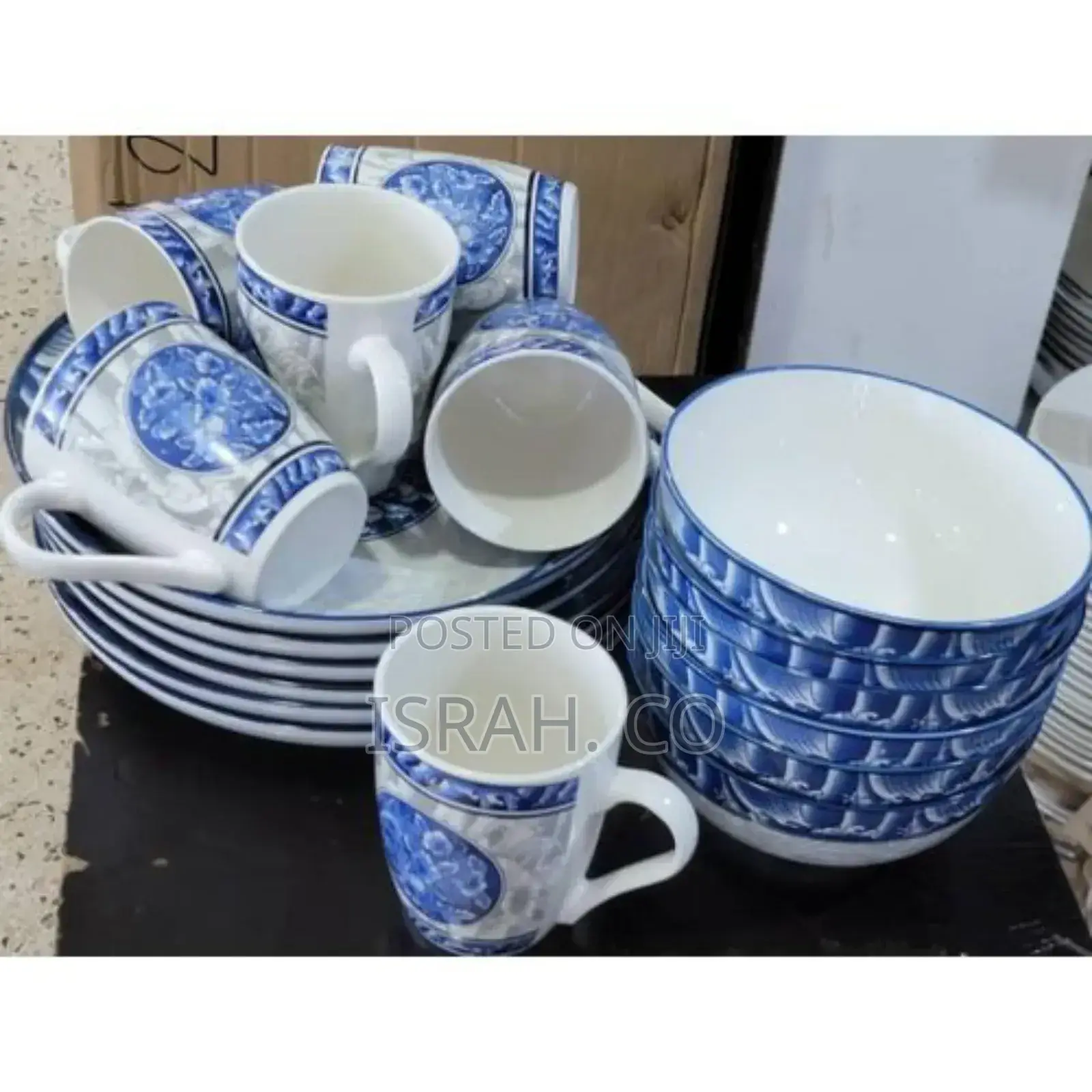 18pcs Set of Blue White Design Dinner Plates, Bowls and Cups