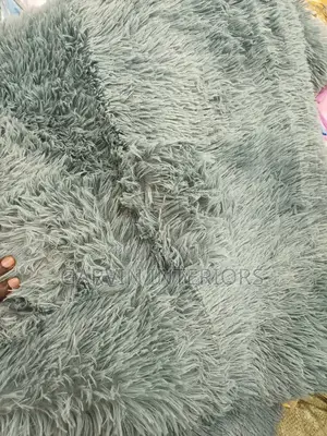 Fluffy Center Carpet