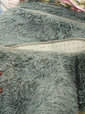 Fluffy Center Carpet