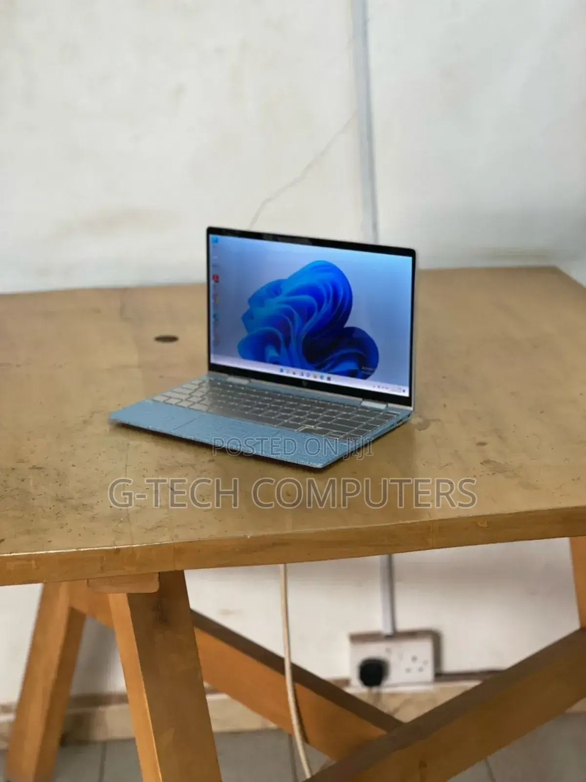 New Laptop HP Envy X360 13z 8GB Intel Core I7 SSD 512GB