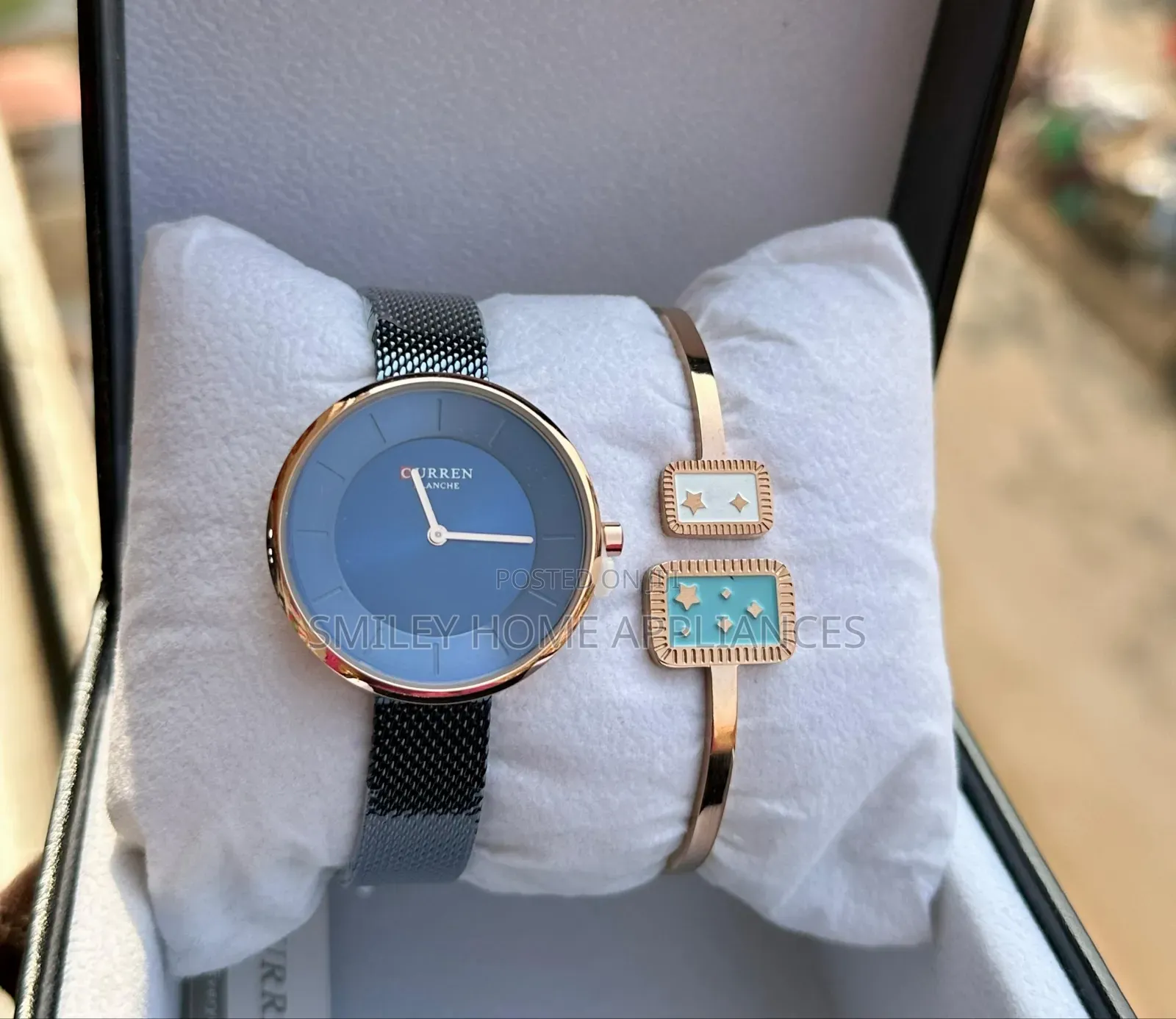 Curren Women's Gift Box Watch With a Bracelet