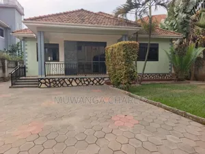 4bdrm Bungalow in Fs Properties Ltd, Makindye for rent
