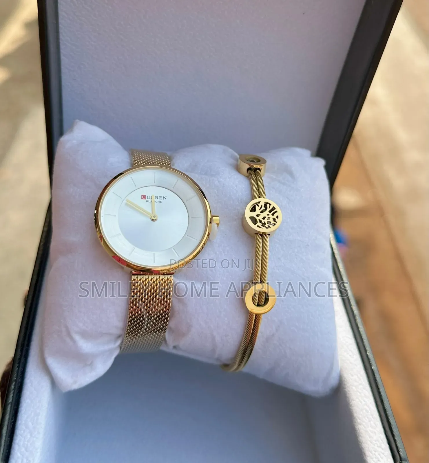 Women's Curren Gold Stylish Wrist Watch With Bracelet