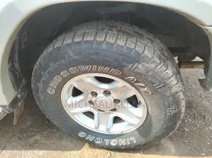 Toyota Land Cruiser Prado 2000 White