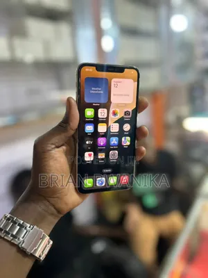 Photo - Apple iPhone 11 Pro Max 256 GB Gold