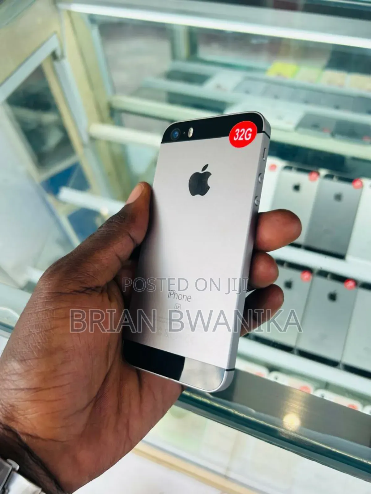 Apple iPhone SE 32 GB Gray