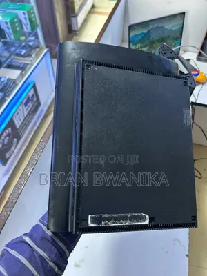 Ps3 Super Slim With Games and Pads
