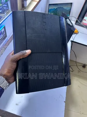 Ps3 Super Slim With Games and Pads